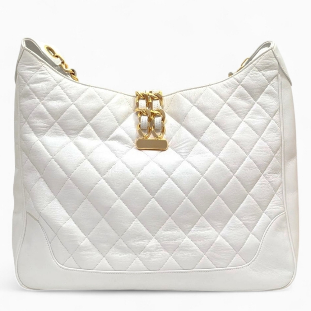 ✨️💎Authentic Chanel White Qualited Lambskin Hobo Bag - Picture 9 of 16